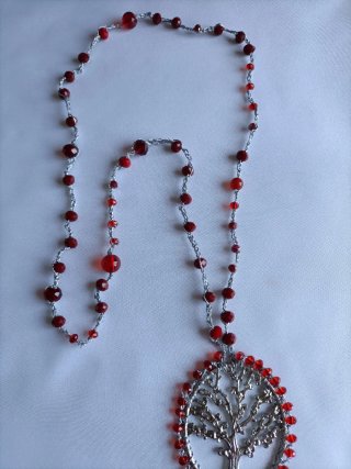 Collana con cristalli sfaccettati