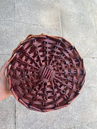 Cesta de mimbre con asa
