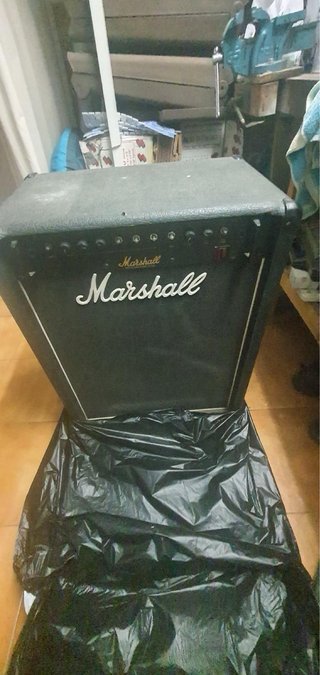 Amplificador Bajo Marshall 200W