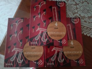 Tres libros de matemáticas de 4.eso