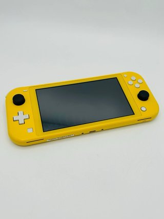 Nintendo Switch Lite Gialla + Cover Silic