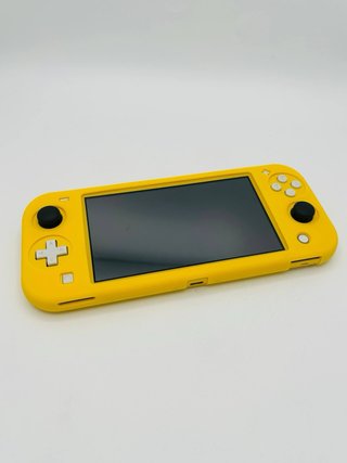 Nintendo Switch Lite Gialla + Cover Silic