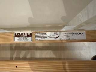 Cuna de madera
