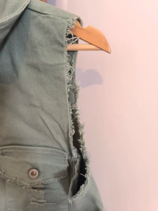 Chaqueta vaquera sin mangas verde