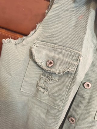 Chaqueta vaquera sin mangas verde
