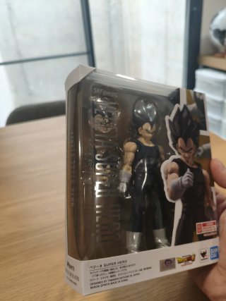 ORIGINAL Vegeta Super Hero SHFiguarts Dragon Ball