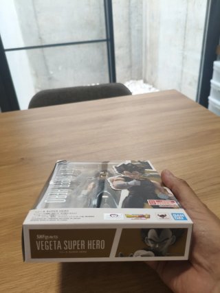 ORIGINAL Vegeta Super Hero SHFiguarts Dragon Ball