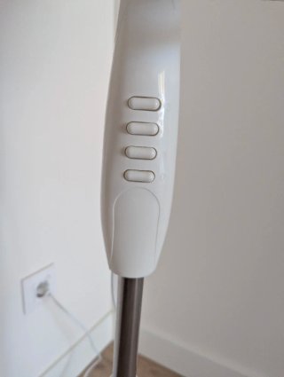 Ventilador de pie blanco