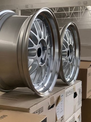 4 LLANTAS 8x18 y 9x18 5x120 et20 74.1 stilo bbs LM