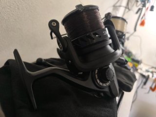Coppia di mulinelli Daiwa Black Widow 25A