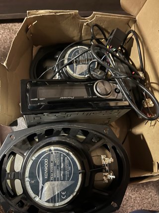 Radio Pioneer y Altavoces Kenwood