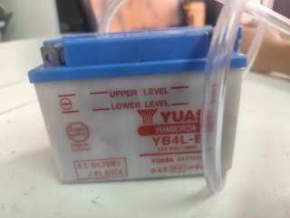 Batería Yuasa YB4L-B 12V 4Ah