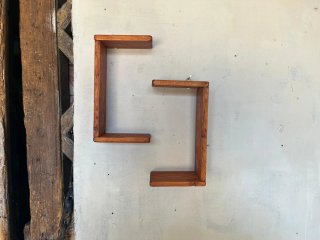 2 mensole in legno marrone da parete