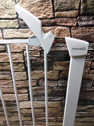 Puerta de seguridad Munchkin MAXI-SECURE 76-82 cm