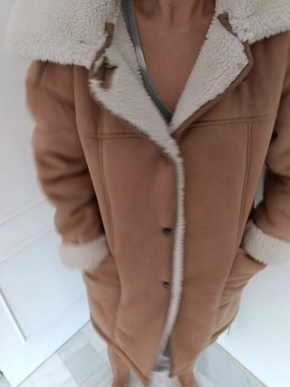 Parka de invierno beige y marrón