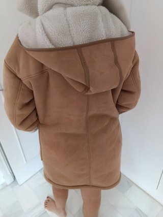 Parka de invierno beige y marrón