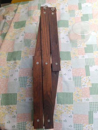 Appendiabiti estensibile in legno in legno