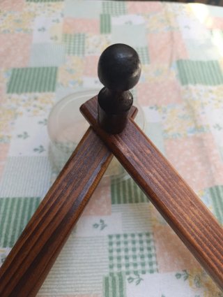 Appendiabiti estensibile in legno in legno