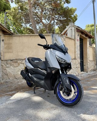 YAMAHA XMAX 300 (2021año como nuevo)