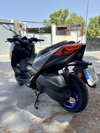 YAMAHA XMAX 300 (2021año como nuevo)