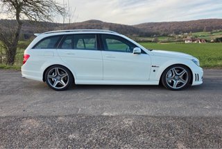 Mercedes-Benz C63 Estate 2010