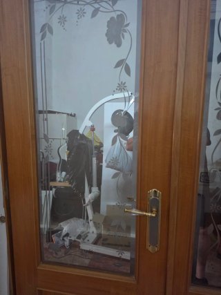 Puerta de madera con cristal decorado 2 hojas