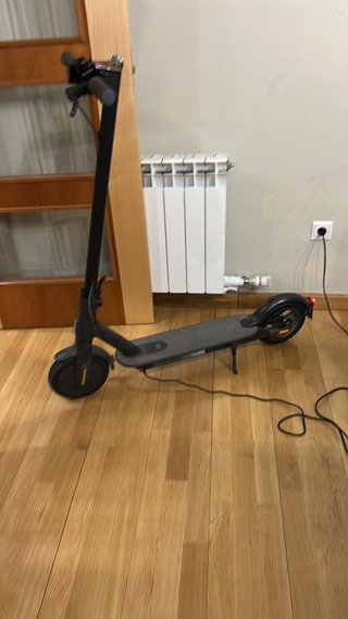 Patinete Eléctrico Xiaomi Esenciales 1