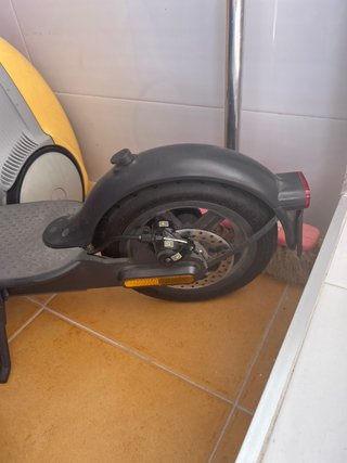 Patinete Eléctrico Xiaomi Esenciales 1
