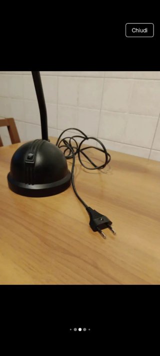 Lampada da scrivania nera