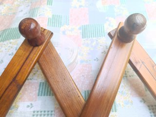 Appendiabiti estensibile in legno