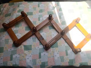 Appendiabiti estensibile in legno