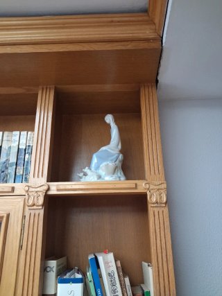Figura Lladró Niña con Cerditos y cesta