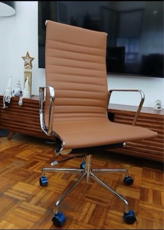 Silla Oficina Estilo Aluminium Vitra Marrón
