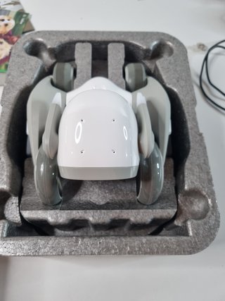< Loona Petbot Robot