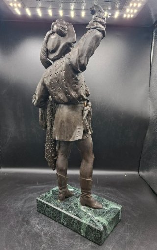 Escultura francesa de Pescador en Calamina.