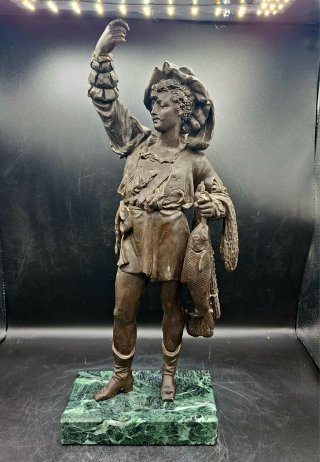 Escultura francesa de Pescador en Calamina.