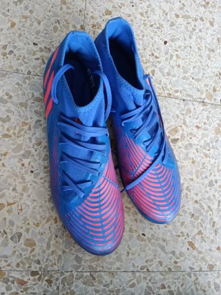 Botas de fútbol Adidas Predator Azules y Rojas