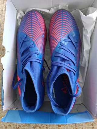 Botas de fútbol Adidas Predator Azules y Rojas