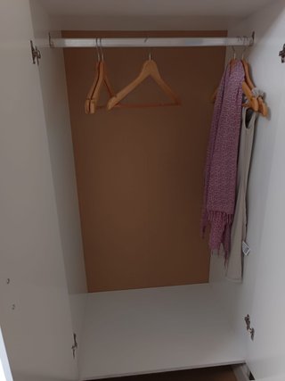 Conjunto dormitorio: cama, armario y mesita