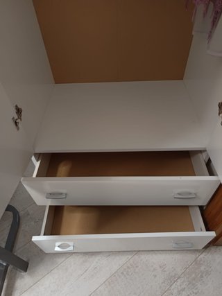 Conjunto dormitorio: cama, armario y mesita