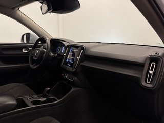 Volvo XC40 Momentum Core Auto T2