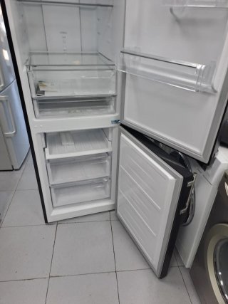 Nevera negra Nueva Con Tara Con Garantía