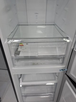 Nevera negra Nueva Con Tara Con Garantía