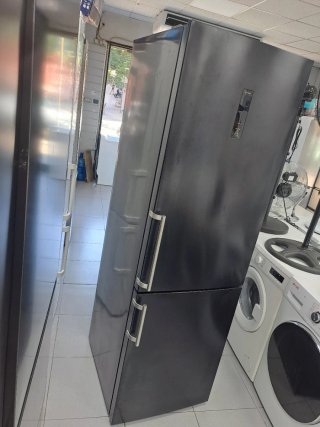 Nevera negra Nueva Con Tara Con Garantía