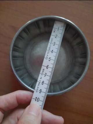 Zuccheriera in peltro lavorata a mano