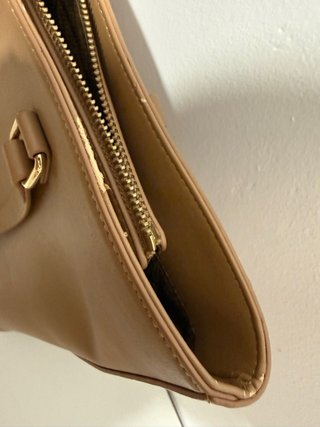 Bolso Tote Love Moschino Beige con Adorno Rojo