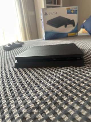 PS4 (PlayStation 4) + 2 mandos + caja