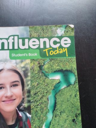 INFLUENCE TODAY 1 Student's book: libro de text...