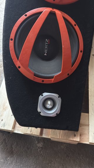Caja de Subwoofer Cadence con Altavoz
