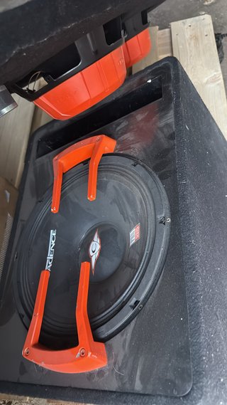 Caja de Subwoofer Cadence con Altavoz